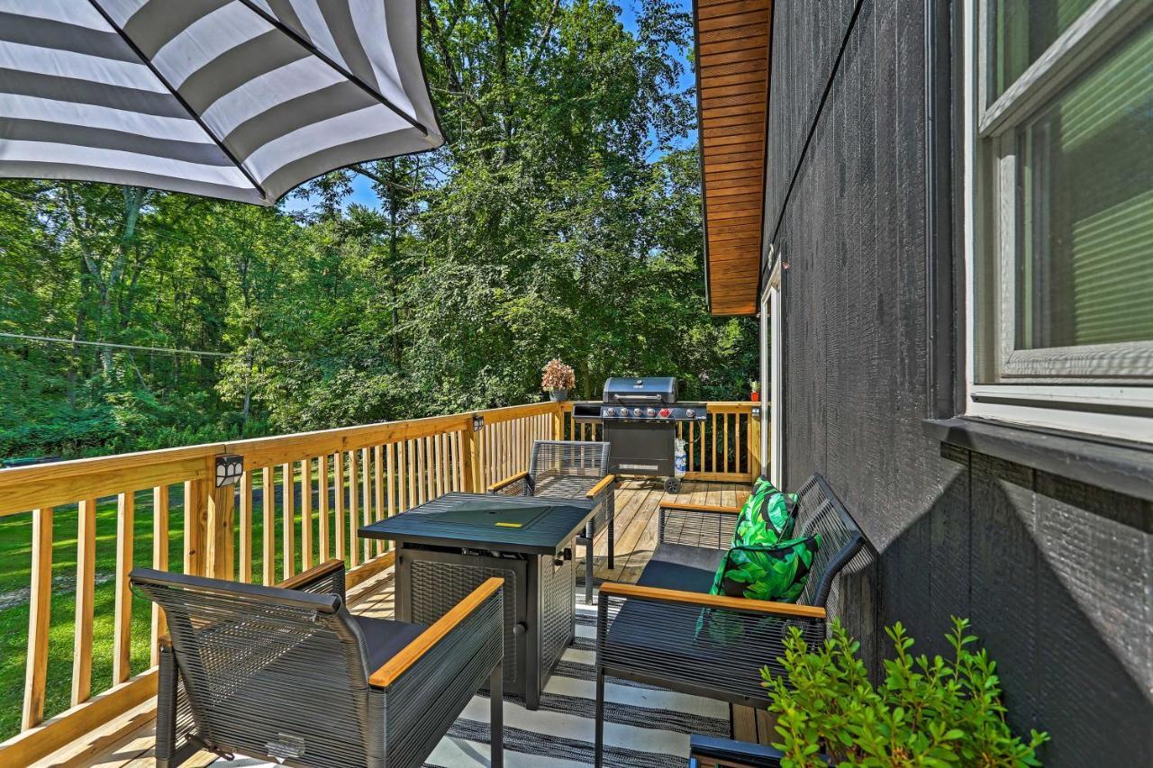 Modern East Stroudsburg Home With Deck And Gas Grill! Екстериор снимка